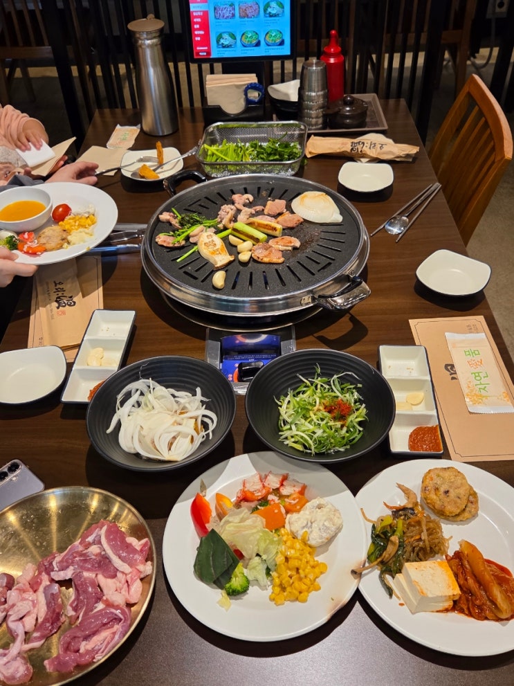  광주 회식 장소 추천, 상무지구 맛집 오리온에서 오리로스구이와 무한 샐러드바 후기