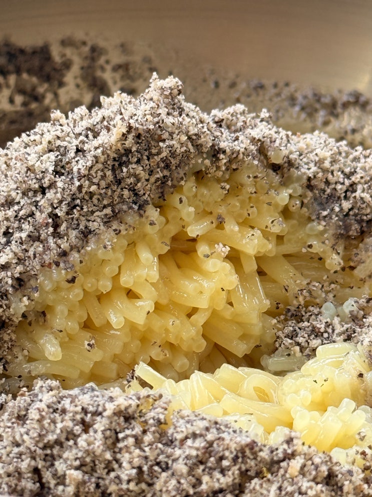  [경주 맛집]  경상도 토박이도 반한 인생 들깨밀면! '황남밀면' 비빔밀면과 고기만두 꿀조합 솔직 후기(ft. 경주 밀면 맛집)