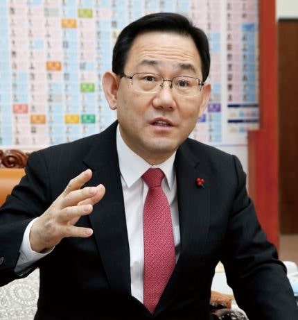 형님 동생 사이 주호영, 김부겸에 '대구 발전 당부'