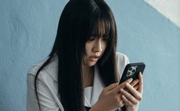 “데뷔 1년 만에 넷플릭스 주연?” … [배우 전소영] 라이징 스타의 소름 돋는 3가지 성장 비....