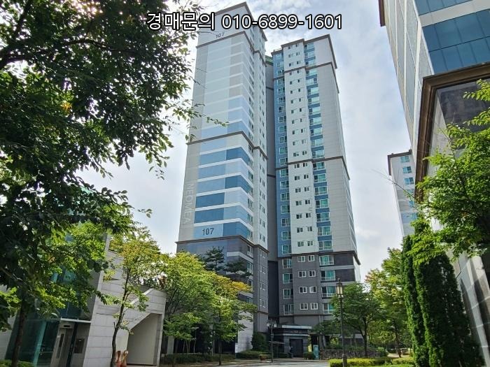  대전 유성구 덕명동의 쾌적한 주거 환경과 편리한 생활 인프라를 누리는 운암네오미아아파트 17층 경매 물건, 안정적인 주거와 투자 기회를 한 번에! 2023타경114390