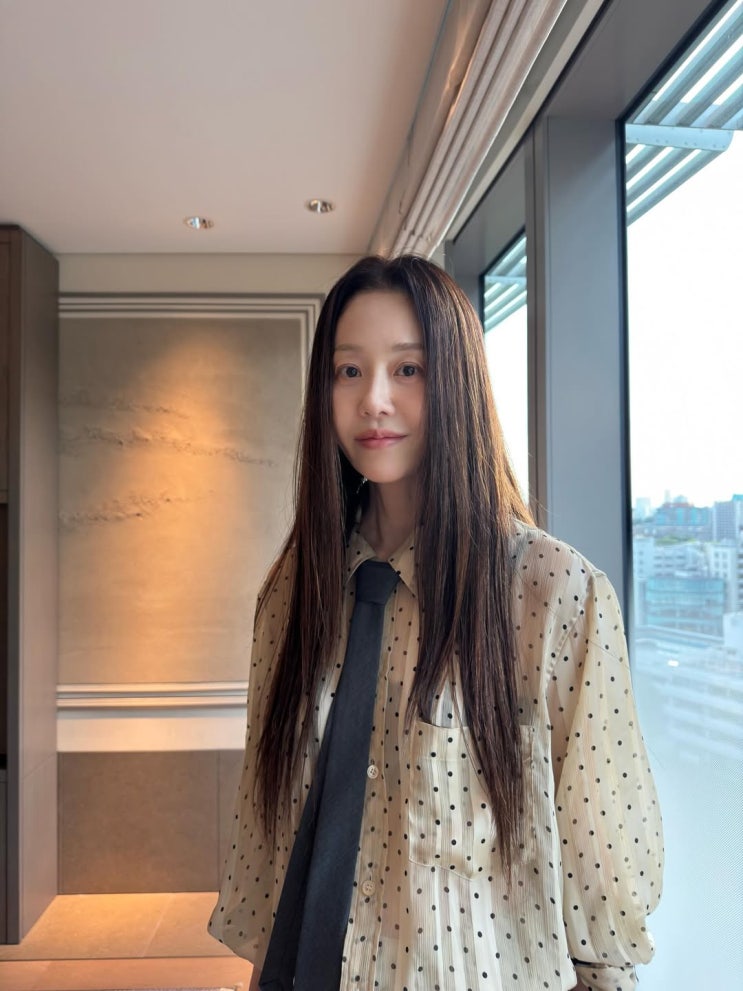  고현정 사복, 자연스러운 포멀룩에 스며든 고급스러운 아우라
