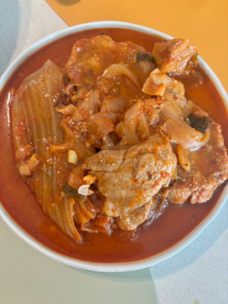 목살 김치찜 황금레시피 (부드럽고 진한 국물 비법)