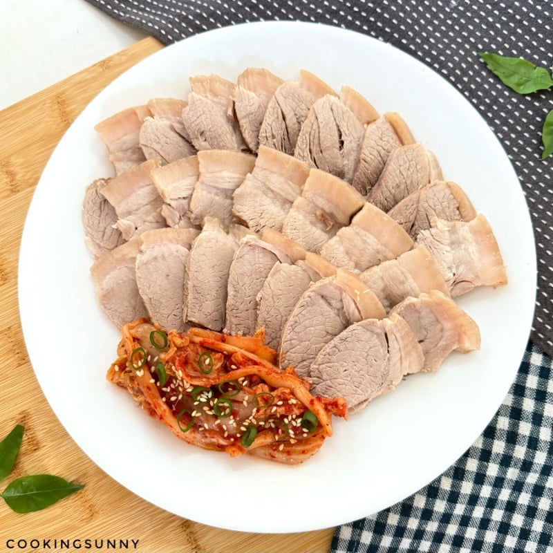 수육 삶을 때 맥주를 넣어 보세요! 야들야들 부드럽고 잡내없이 정말 맛있어요! 맥주수육 만....