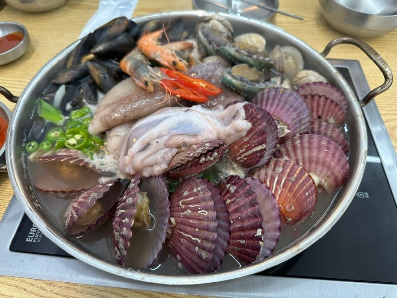 당진에 칼국수 맛집이?! : 박승광해물칼국수(당진점)첫 사진은 내 귀여운 발꾸락
