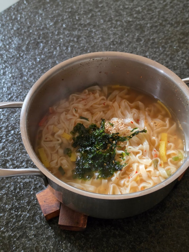 농심 멸치칼국수 10분 레시피 간단하게 맛있게 끓이는 법