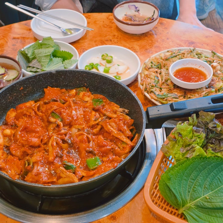  성수역 맛집 대성집 외국인도 줄서서 먹는 버섯주물럭 성수동 핫플 점심메뉴 추천