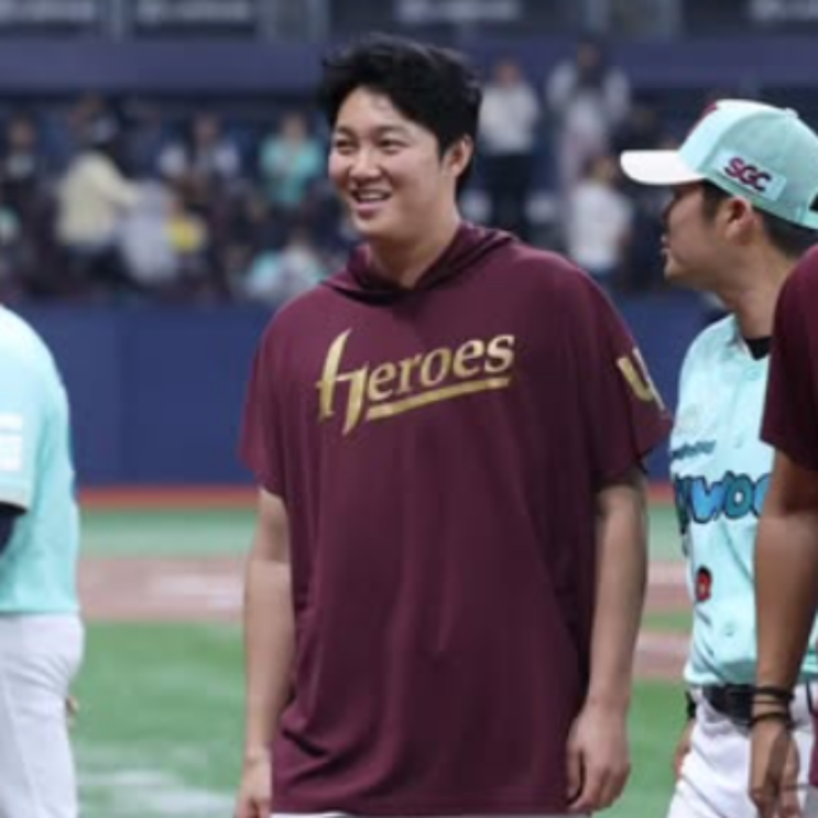돌아온 안우진 시즌 첫 승 달성!! 토미존 수술과 군 복무 그리고 황당 부상 이후 거둔 981일만에 승리!! 압도적 구위를 가지고 있는 대한민국 최고 투수가 안장군이 돌왔다!!