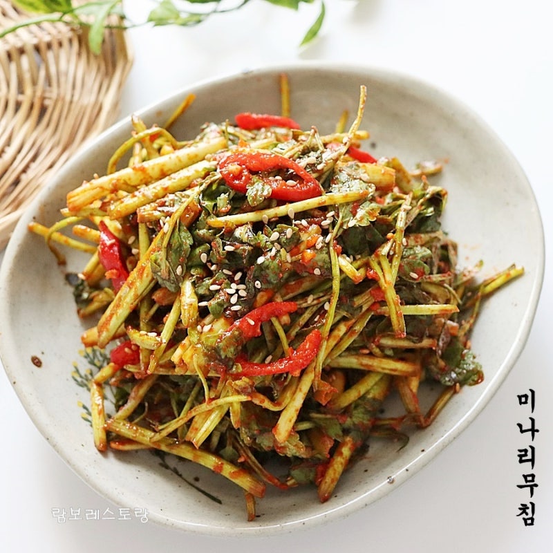 입맛 살리는 봄나물무침 미나리무침 간단 레시피