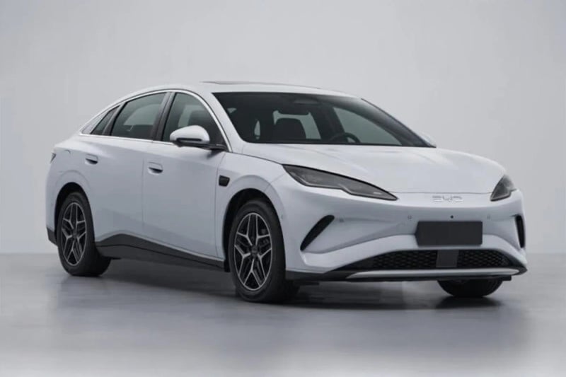 "BYD 씰 08, 1,000km 주행거리로 EQS 잡는다?" 대륙의 실수 넘어선 럭셔리 세단의 탄생