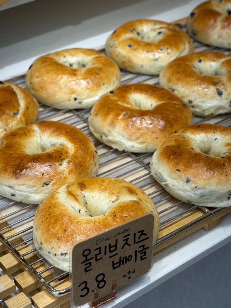  부산 송도빵집 로로베이글 주말 브런치 포장후기 군고구마 생크림 베이글 로얄밀크티 소금베이글