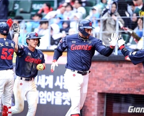 레이예스 <b>역전포</b>+김진욱 호투가 만든 극적인 '최하위 탈출'