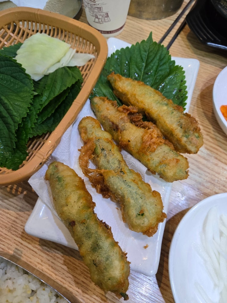  [강남역 9번출구 밥집] 고물가 시대에 찾은 보석 같은 직화소고기불백 (고추튀김 필수)