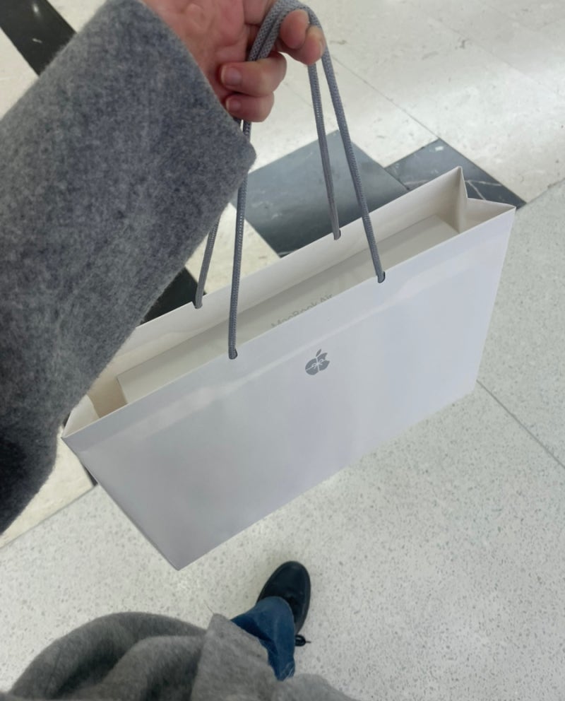 [애플] 박디자이너는 왜 맥북 에어를 샀나(M5 13인치 당일픽업)