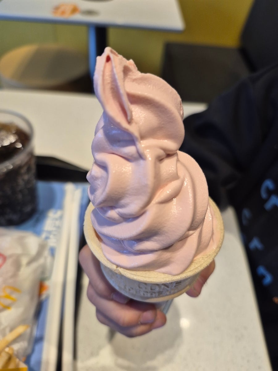 맥도날드 청주율량GS DT점 사진 5