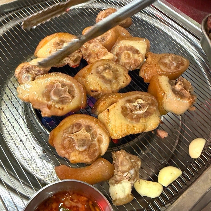  부산 서면 전포 고기집 부산식 돼지꼬리 삼겹살 재래식 연탄구이 소주 끝