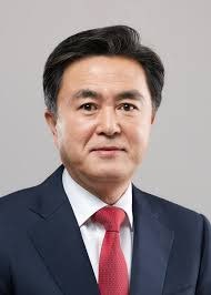 "충남의 불도저" 김태흠 지사, 재산부터 직설 화법 논란 뒤에 숨겨진 반전 근황까지!