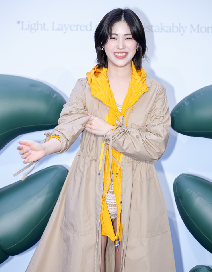  있지 류진, 팝업 행사서 과감한 패션 선보여 컴백 임박!