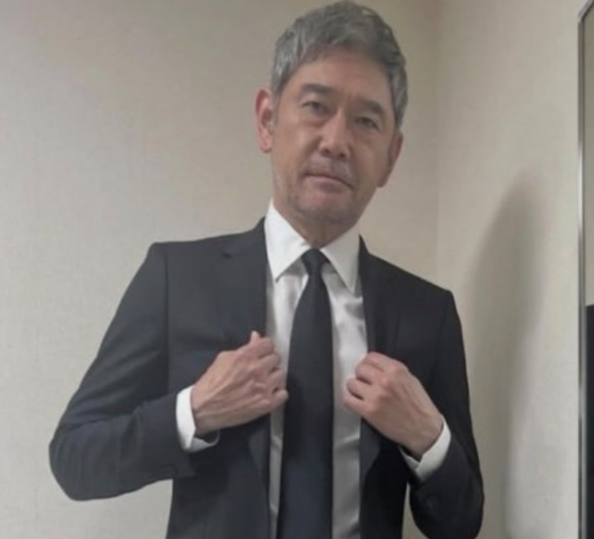   일본 배우 스기모토 테타의 깜짝 이혼과 한 달 만의 새로운 동행