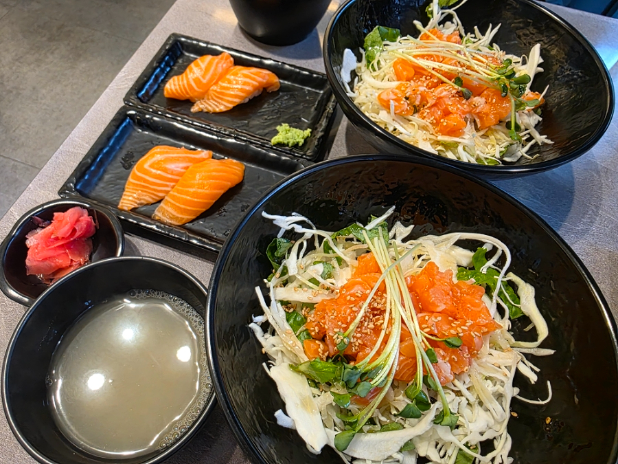 육회바른연어 과천중앙점 사진 1