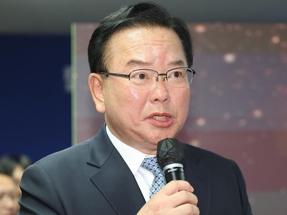 김부겸, 예상 못한 시민 질문에 "당선시켜주면 공약 다 지킨다" 답변
