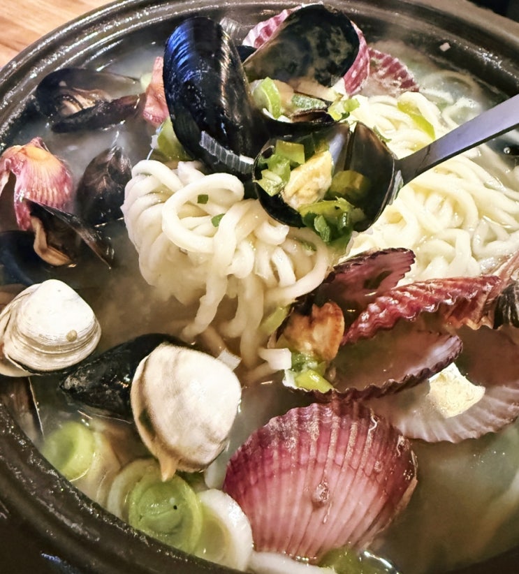  [민락동]조개 듬뿍 진한 국물에 반한 부산 칼국수 맛집 '조개옥칼국수 수영직영점'
