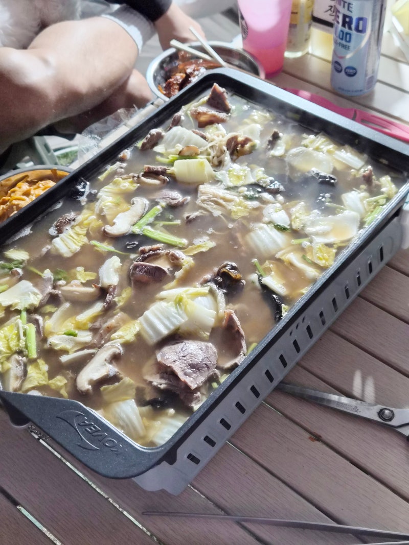 간단한 태정이네 아롱사태스지전골 밀키트 캠핑 국물요리