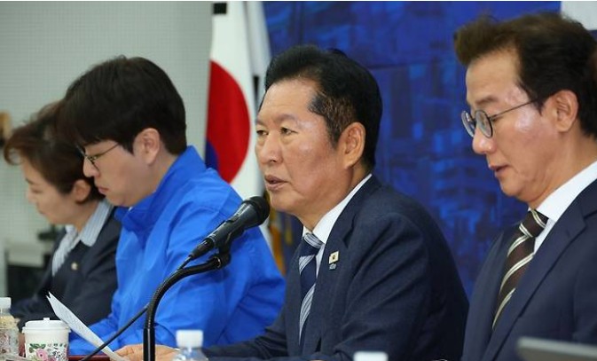 <b>정청래</b> '오빠' 논란, <b>송영길</b> “부산은 전재수에 맡겨라”...부산.... 