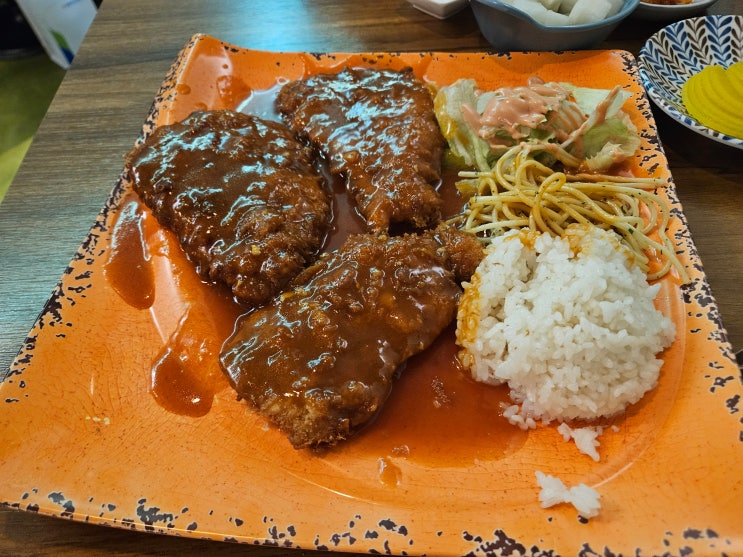  [춘천/온의동/맛집] 나만 알고 싶은 온의동 가성비 끝판왕 맛집! 우리돈까스 용천옛날통닭 50년 내공의 맛