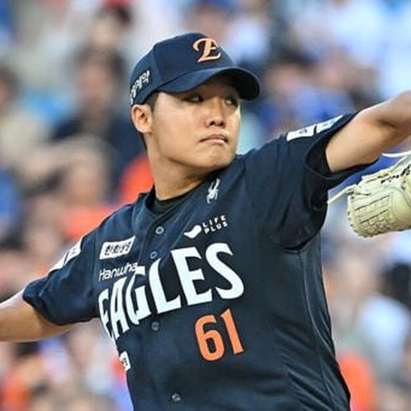 정우주, 선발 마운드 오를 준비 됐나, 이대호 예언과 한화 투수난의 교차점
