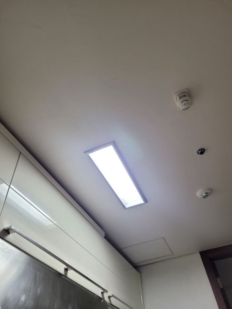  양천구 목동파라곤 오피스텔 주방 매립 형광등 LED로 내부 수리 모듈 교체 ㅡ 당일바로출장집수리