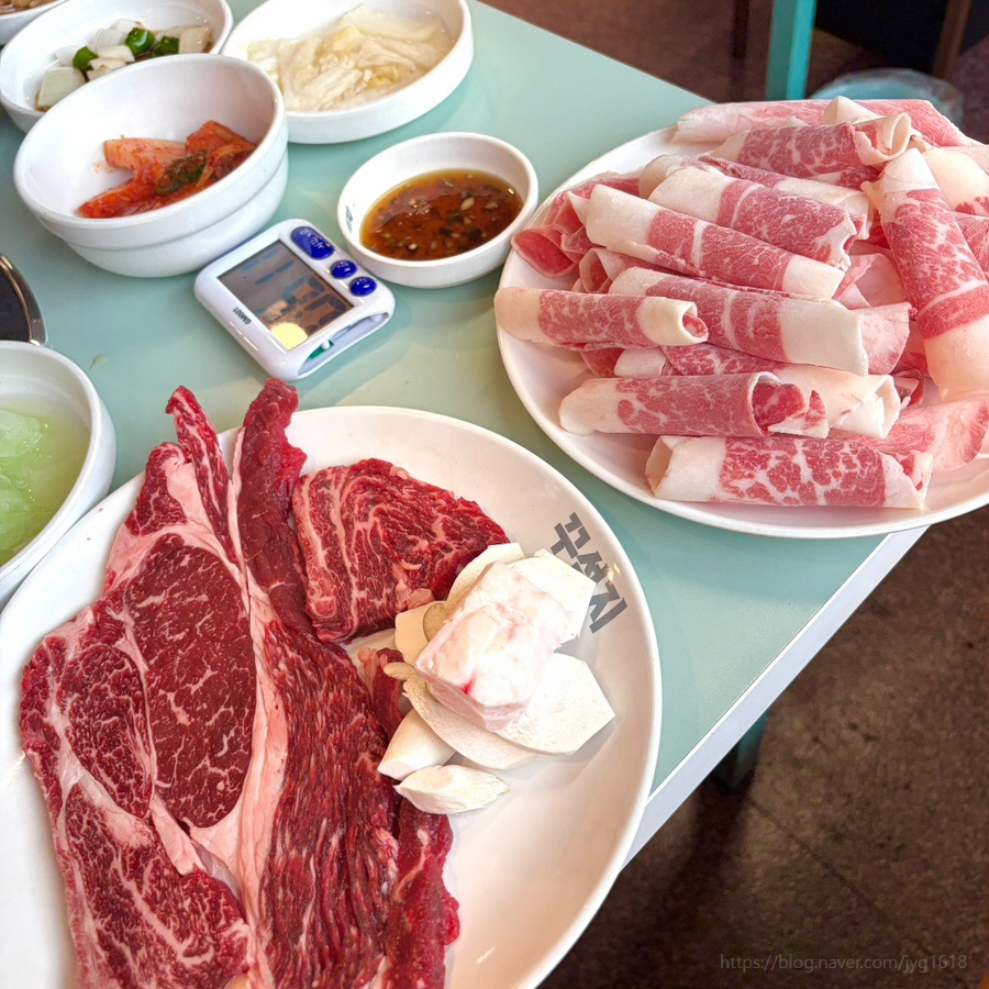 꾸석지돌판한우 김천신음점 사진 1