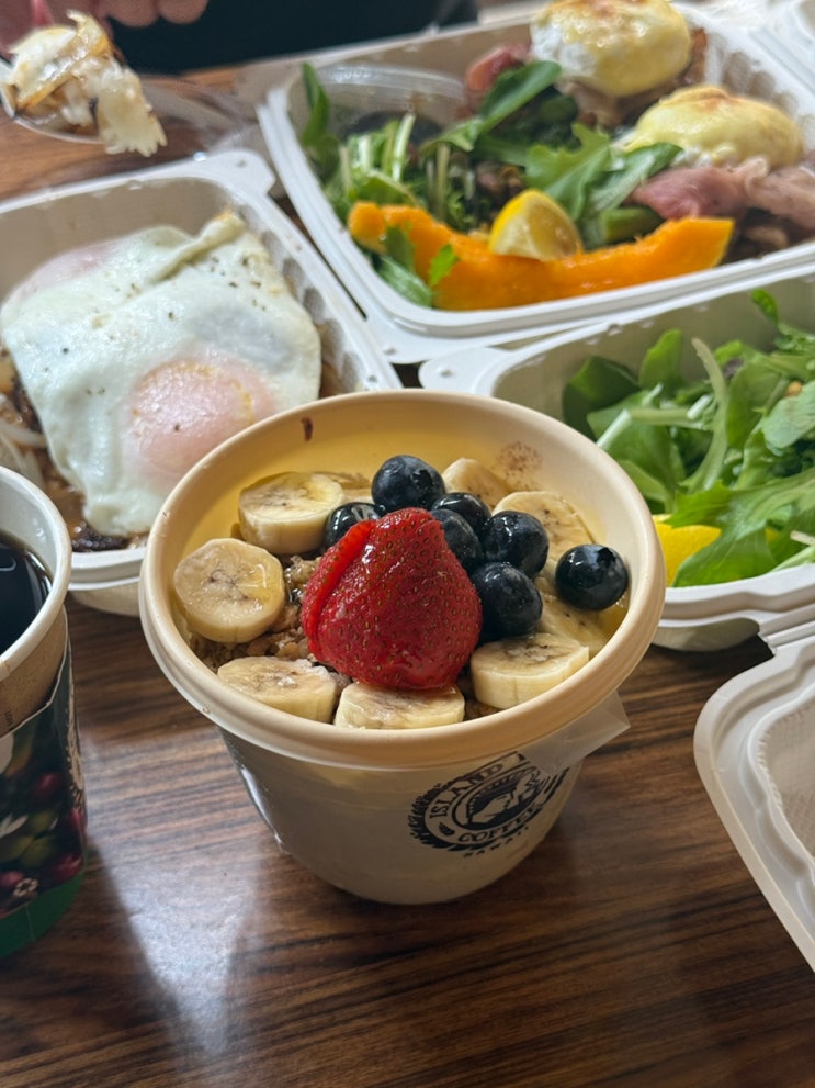하와이 맛집 추천 : 브런치, 포케, 아사히볼, 쉐이브아이스 (아일랜드 빈티지 커피 와이키키, 파라다이스 포케, 와플앤베리, 울루라니스 하와이안 쉐이브아이스)