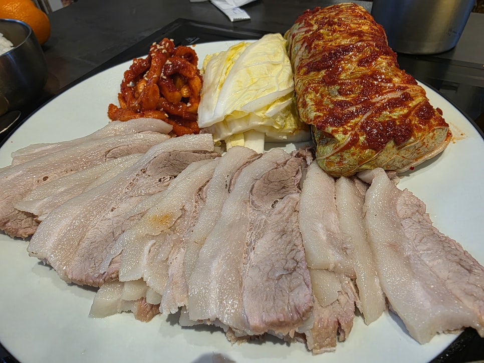 보쌈애칼국수 강남자곡본점 사진 2