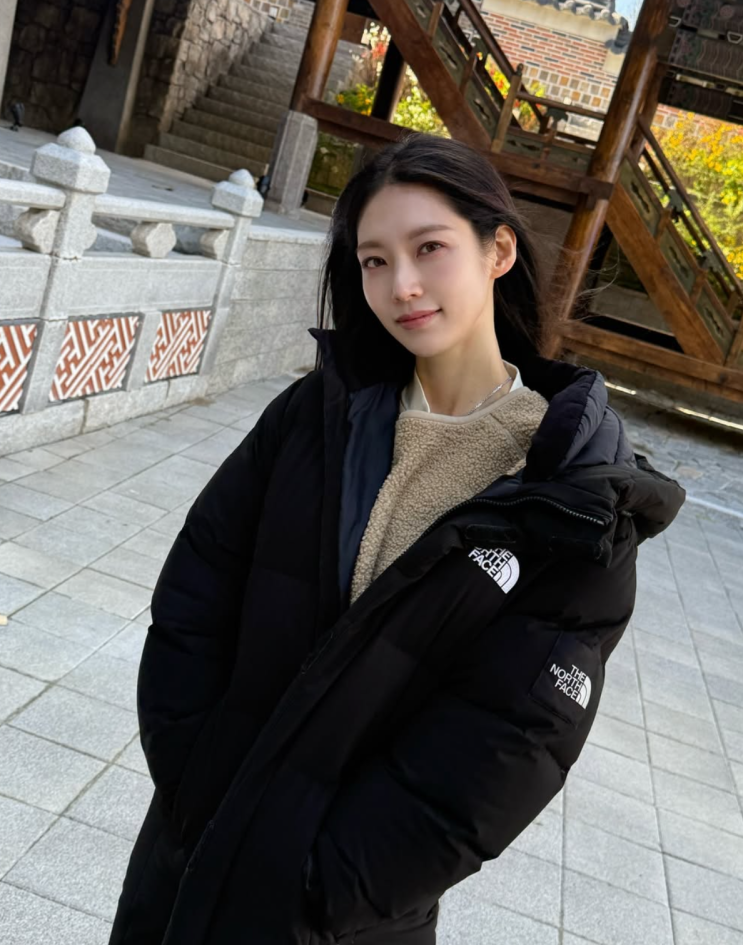  공승연님, 사복 패션마저 눈부신 미모! 드라마 속 대비 윤이랑과는 또 다른 반전 매력