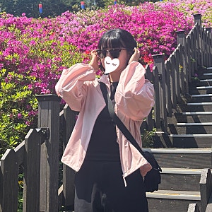 유니클로 세일 바람막이 여자 포켓터블UV PROTECTION 파카 핑크 M 사이즈 구매
