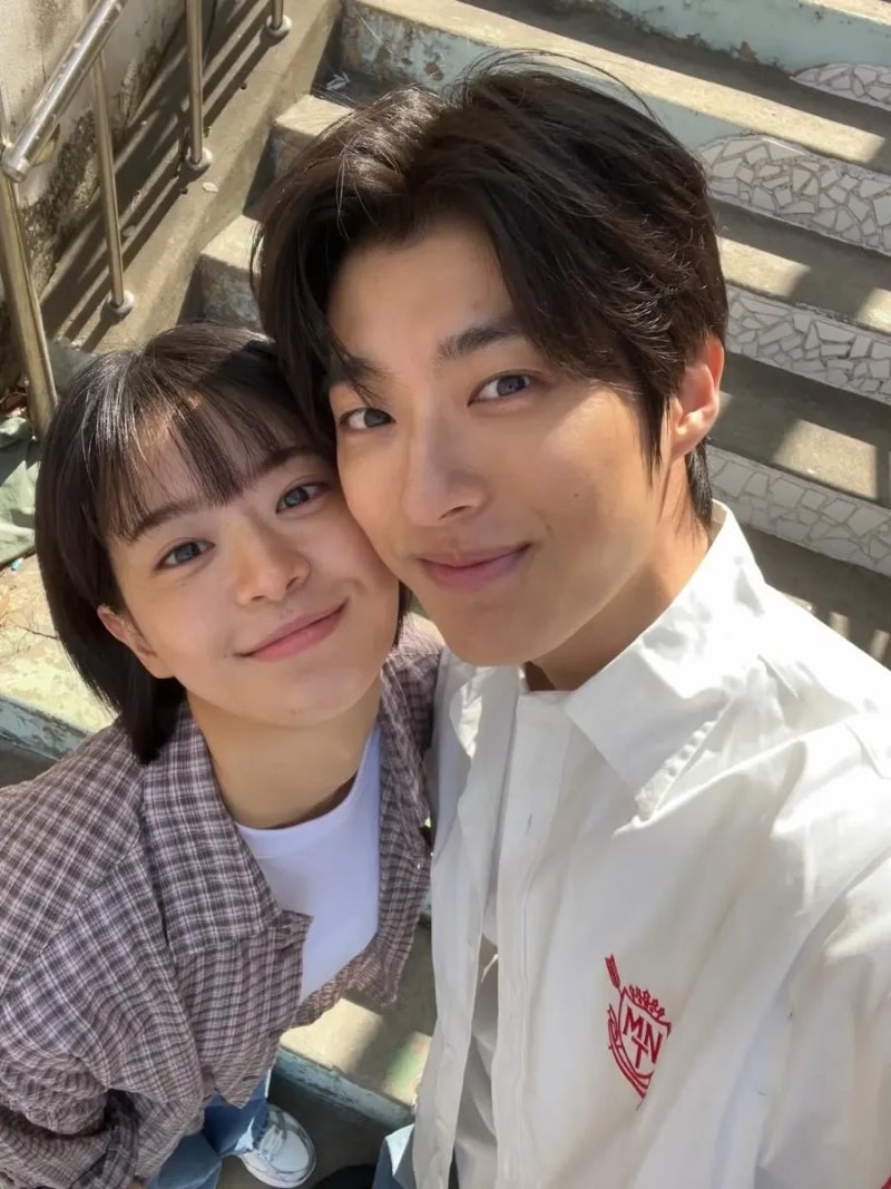 기리고 전소영 인스타 근황.gif