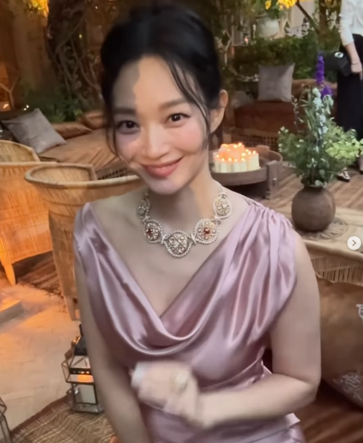  김우빈신민아 실물 체감, 모로코 여신 비너스의 화려한 귀환!