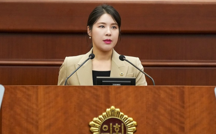 '<b>이원택</b> 식사비 대납 의혹' 김슬지 도의원, <b>경찰</b> 휴일 출장 조사