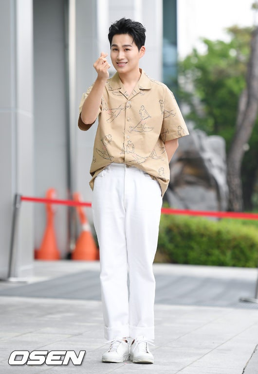 이찬원 이어 김희재까지? 그들이 선택한 새 소속사 '그레이스이엔엠'의 특별한 정체