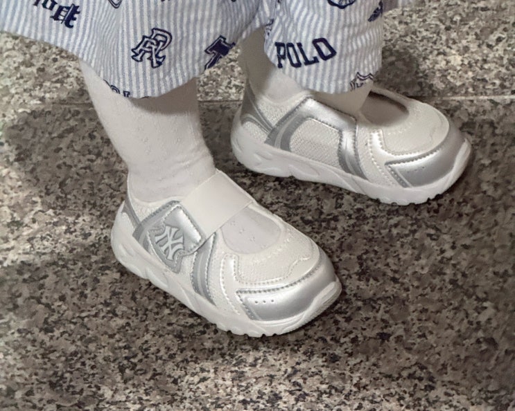  [MLB KIDS] 엠엘비 키즈 트랙 러너 제로 베이비 뉴욕양키스 내돈내산 140 사이즈 어린이날선물