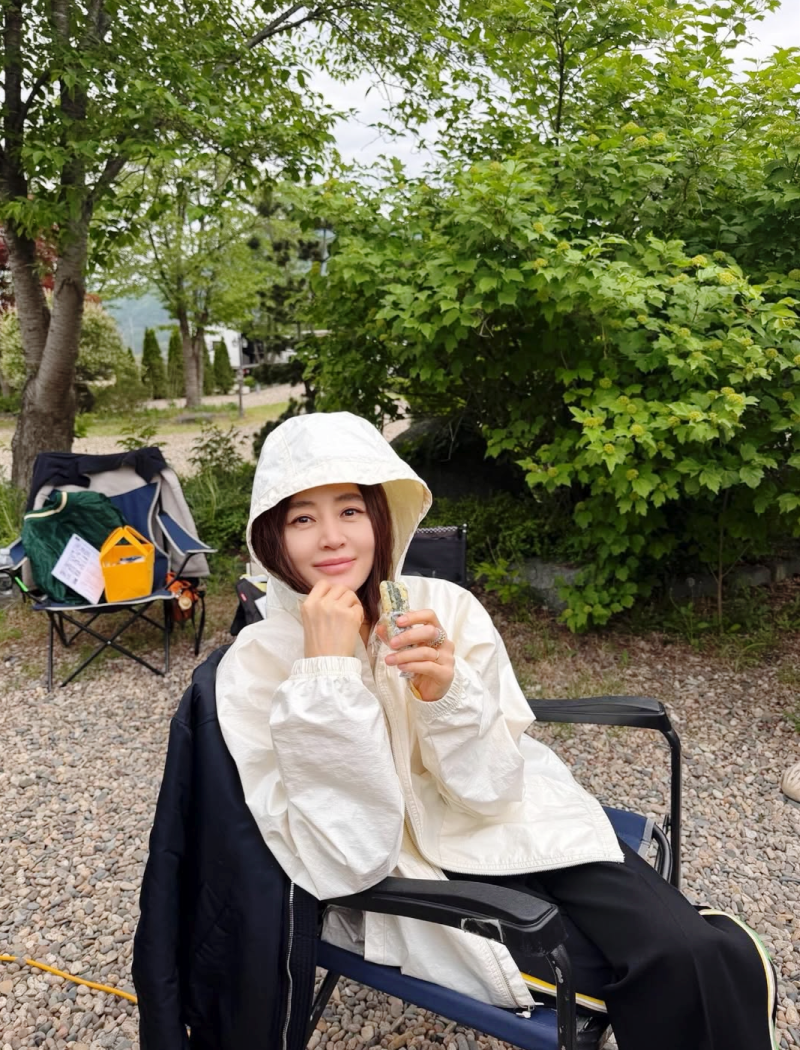 김혜수 55세 동안 비주얼 ! 일상 펑크룩 패션