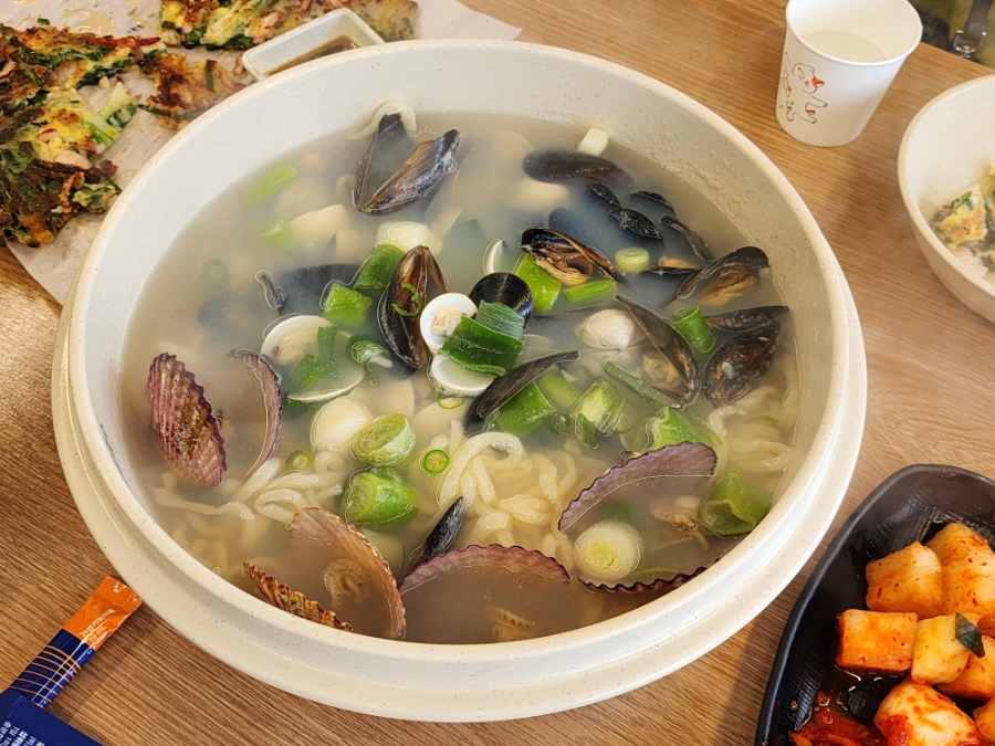 해운대31cm해물칼국수 포항영일대점 사진 4