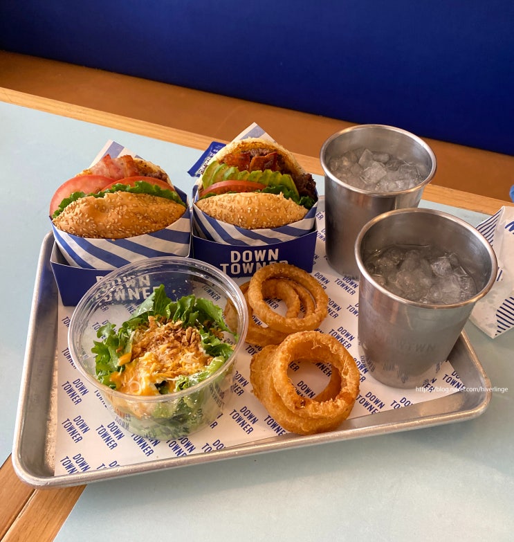  한남동 맛집 수제버거 다운타우너 한남 : 클래식 다운타우너 버거와 아보카도 버거 세트 메뉴 가격