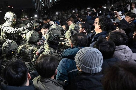 국방부, ‘계엄 출동’ 전 특전사 공수여단장·항공단장 등 파면