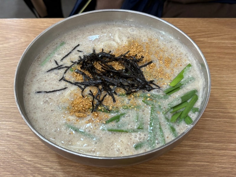 [부산 용호동 맛집 추천: 소문난칼국수] 들깨칼국수와 김밥이 맛있는 가성비 로컬 식당, 내돈....