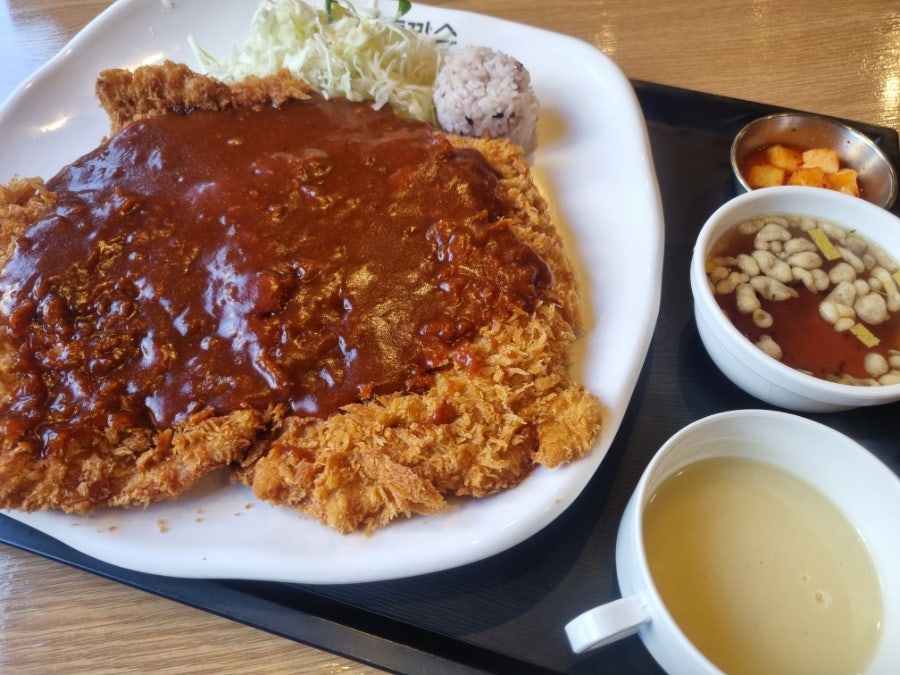 홍익돈까스 송도점 사진 4