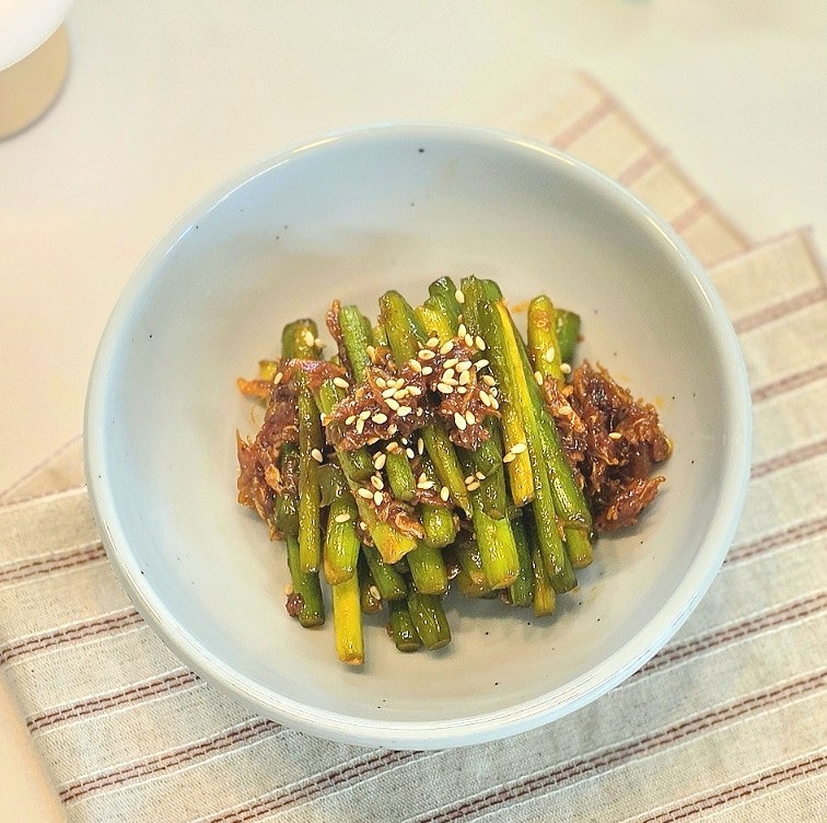 고추장 마늘쫑볶음 레시피 잔멸치 요리 제철 밥반찬 만들기