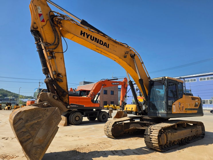  현대 HX300LC 2016년식 회전라인 10 궤도형 중고굴삭기