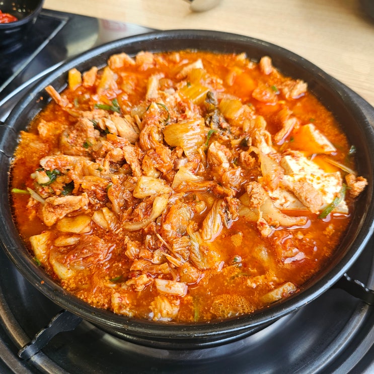 [단대 맛집] 학교 앞 인심 좋은 《선영이네 김치짜글이》